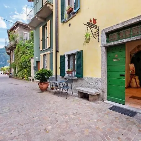 Le Coccinelle Feriehus Mandello del Lario